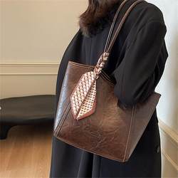Work Commute High-End Simple Autumn and Winter 2024 New Large-Capacity Retro Spring and Summer Shoulder Bag Fashion