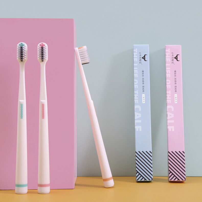 머리가 작은 남녀를 위한 부드러운 모와 보호커버가 있는 칫솔, 학생 기숙사에서 가정에서 사용하기에 신선하고 독립적인 칫솔 -