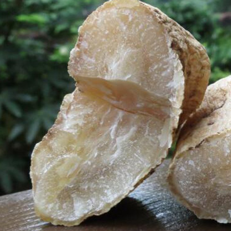 条件使得此款天麻含有大量的天麻素,外形淡黄饱满,断面呈亮丽的琥珀色