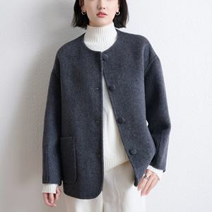 
Simple modern style: fashionable round neck loose short double-sided jacket 8001