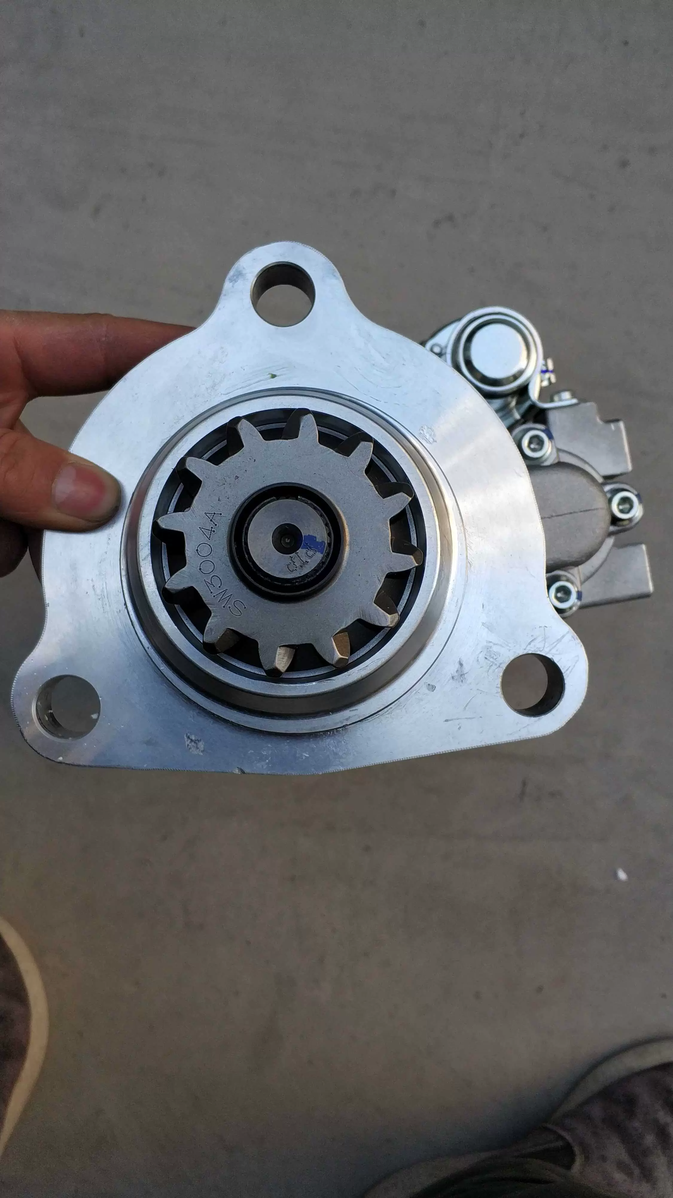 旗舰起动机M108R3714SE 4366046 24V 8.5KW 12齿5547577 5465926