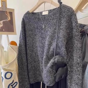 
Floral gray early autumn thin pullover sweater with curled hem, loose short style and round neck knitted long-sleeved T-shirt for women