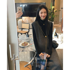 
AMUM Maternity Wear Lazy Soft Skirt~Old Money Simple Lazy Knitted Versatile V-Neck Stacked Tank Top