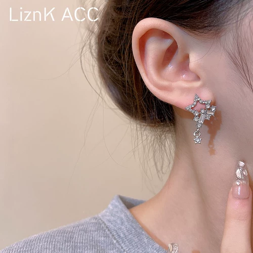 Универсальные небольшие дизайнерские серьги, инкрустировано бриллиантами, 202 года, тренд сезона, легкий роскошный стиль, популярно в интернете