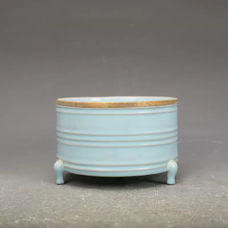 宋汝窯青釉緑釉三本足香炉  美品  陶磁器 宋汝窯青釉緑釉三本足香炉 美品 陶磁器