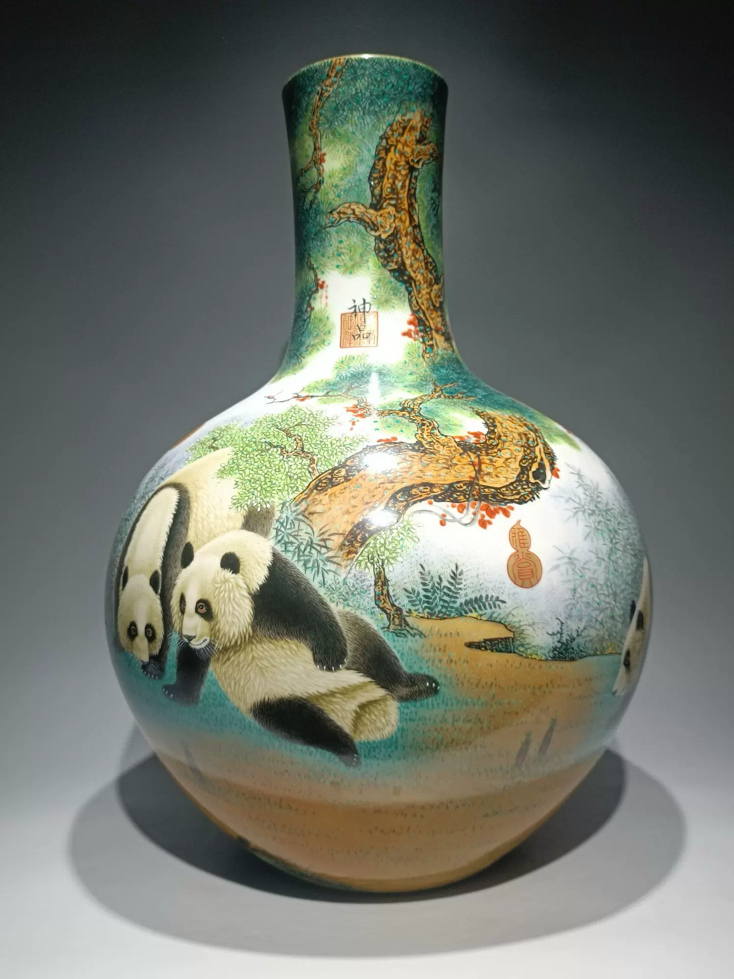 旧家蔵出『清 粉彩猛虎詩文天球瓶 乾隆年製款 共箱』 陶芸