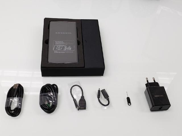 道格BL9000 八核2.5G，6+64无线充电手机