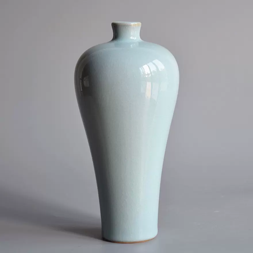 中国 梅瓶 A rare blue and white 'dragon and phoenix' meiping Yuan Dynaysty