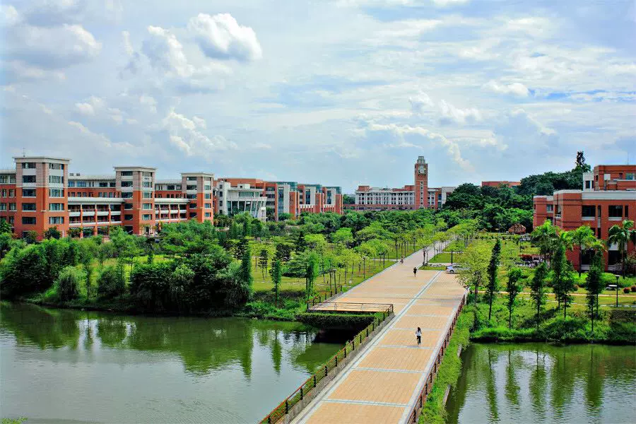 中山大学(广州校区东校园)图片