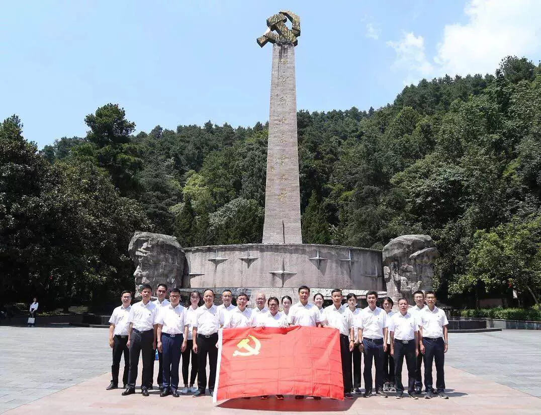 革命烈士纪念碑图片