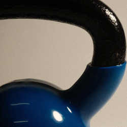 Manufacturer wholesale fitness competitive color dipped kettlebells home squat strength kettle dumbbell sports equipment