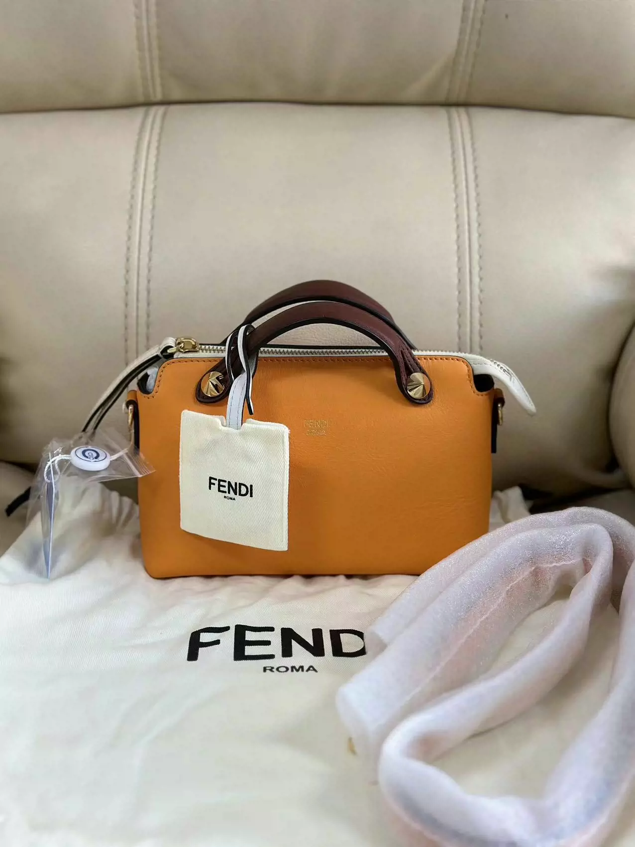 全新Fendi迷你By The Way手袋牛皮材质未使用-Taobao