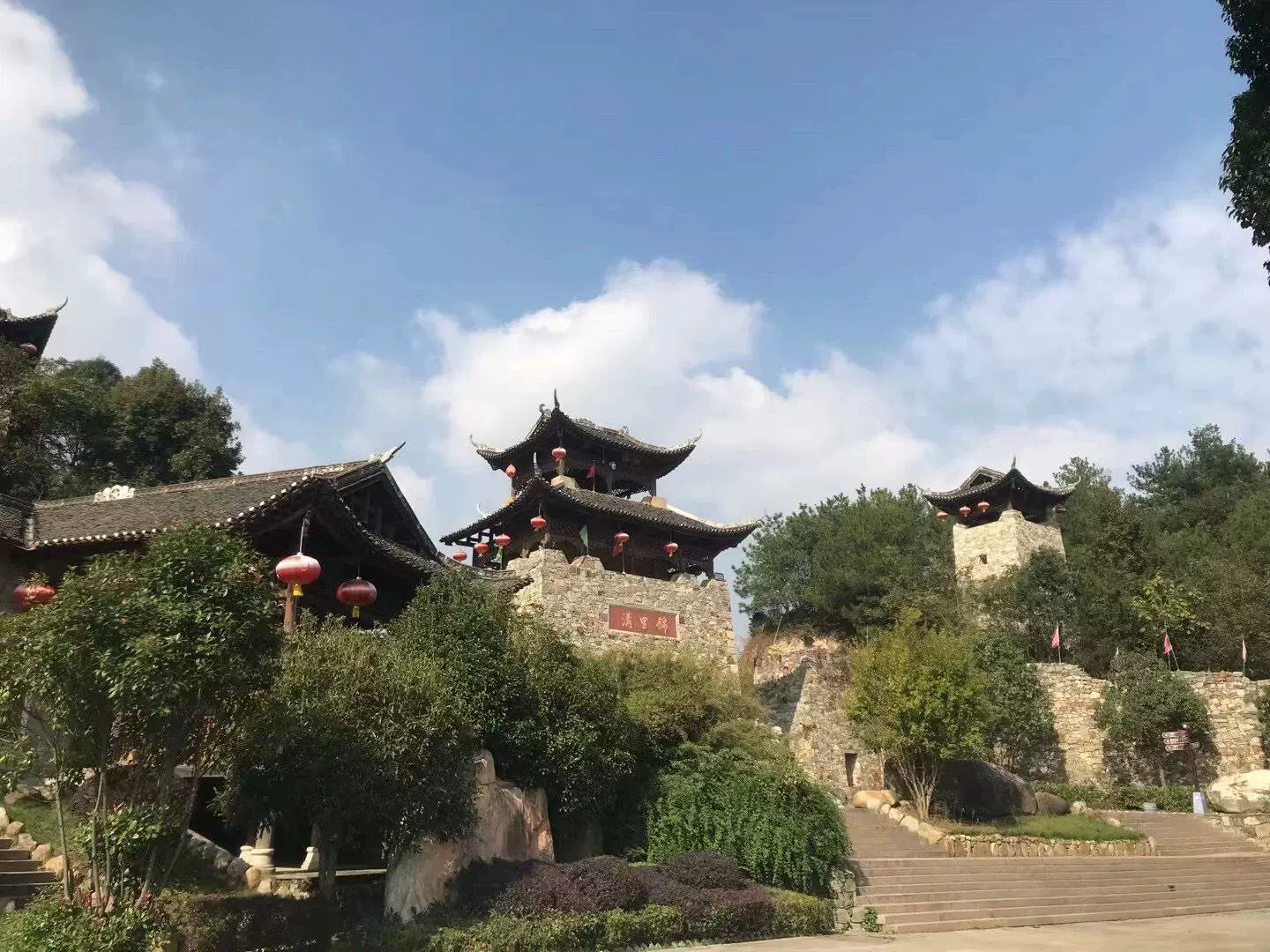 武汉市黄陂锦里土家风情谷旅游区图片