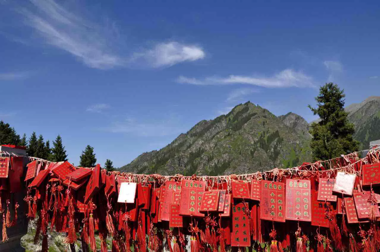 天山天池风景区-福寿观图片