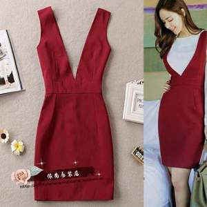
Korean version of big V-neck spring and autumn style hip strap skirt woolen dress high waist slim base vest skirt for women