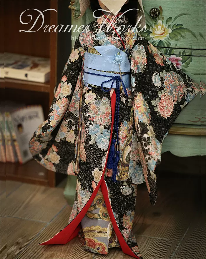 DWS3 ドール衣装 ドール用服 振袖和服 黑亮花柄　1/3 BJD/SD 3分4分衣服/古装日本振袖和服黑底亮锻群花团簇1/4