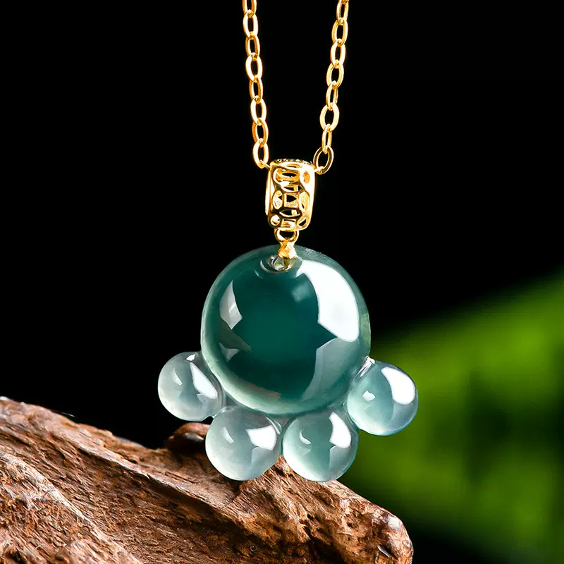 本翡翠 k18氷藍水貔貅チャーム 古く