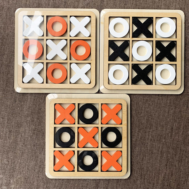 Tic-tac-toe gioco con croce e cerchio. Mini gioco. Illustrazione vettoriale. | Vettore Premium