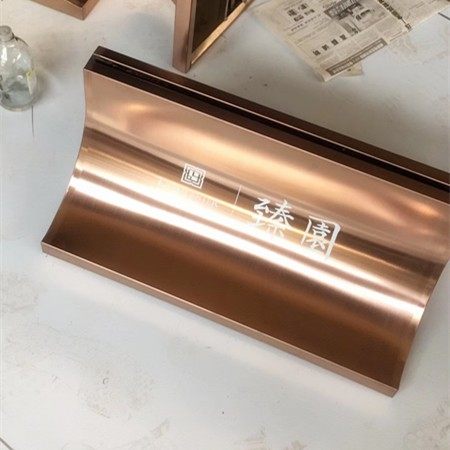 鸿运展览展示器材厂17334978385的LOGO
