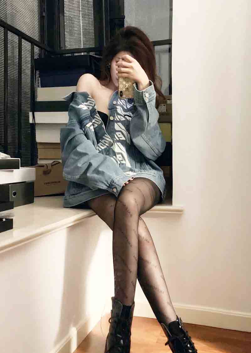 个性网红丝袜
