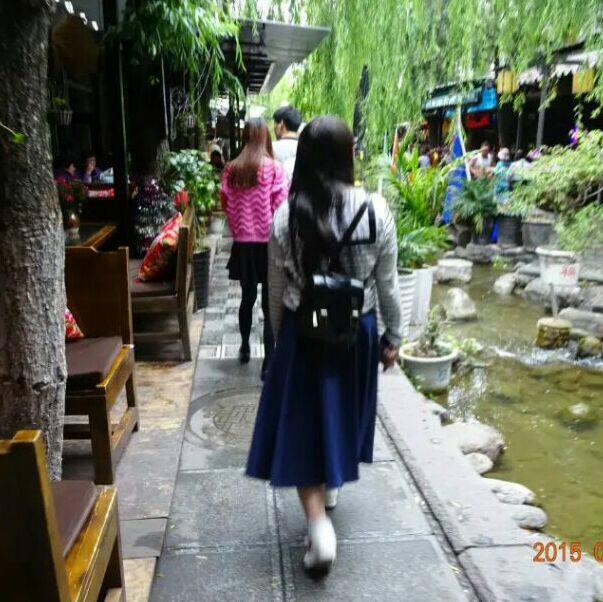 她和她安静的小镇