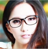 雪亮近视眼镜店的LOGO