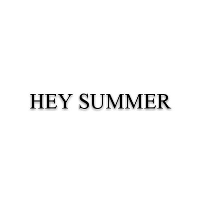 SUMMER 泳衣工作室的LOGO
