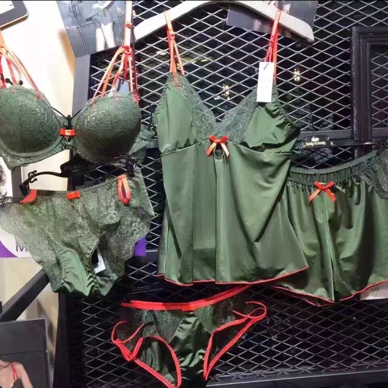 蜜桃少女韩国内衣店