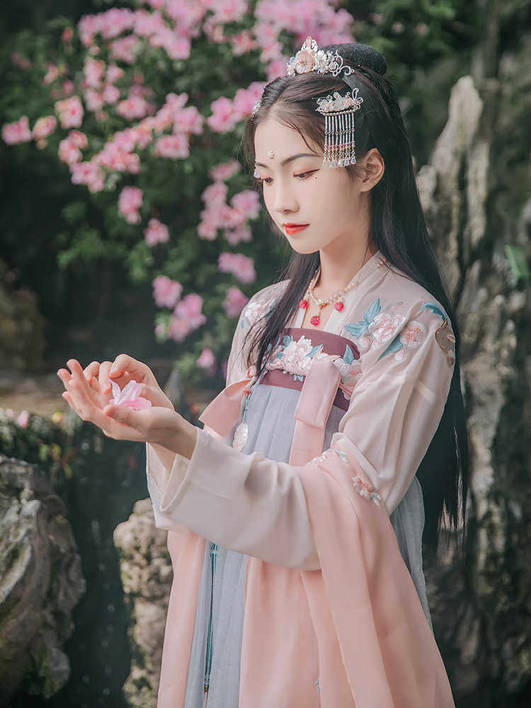 清馨演出服启航店