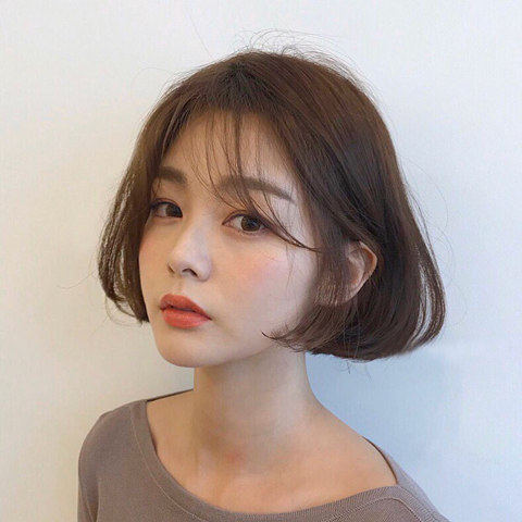 妍妍美发用品的LOGO