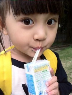 熊孩子不许哭