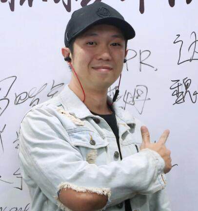 边玩边笑电玩
