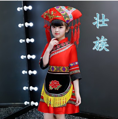 蝶飞舞姿服饰