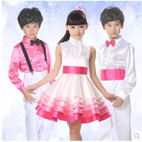 暄暄演出服批发的LOGO