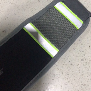质量很不错，没有多余的线头，透气性应该不错，带反光条晚上出去比较安全，兜的容量也比较大，总体很满意，点个赞。。。。 