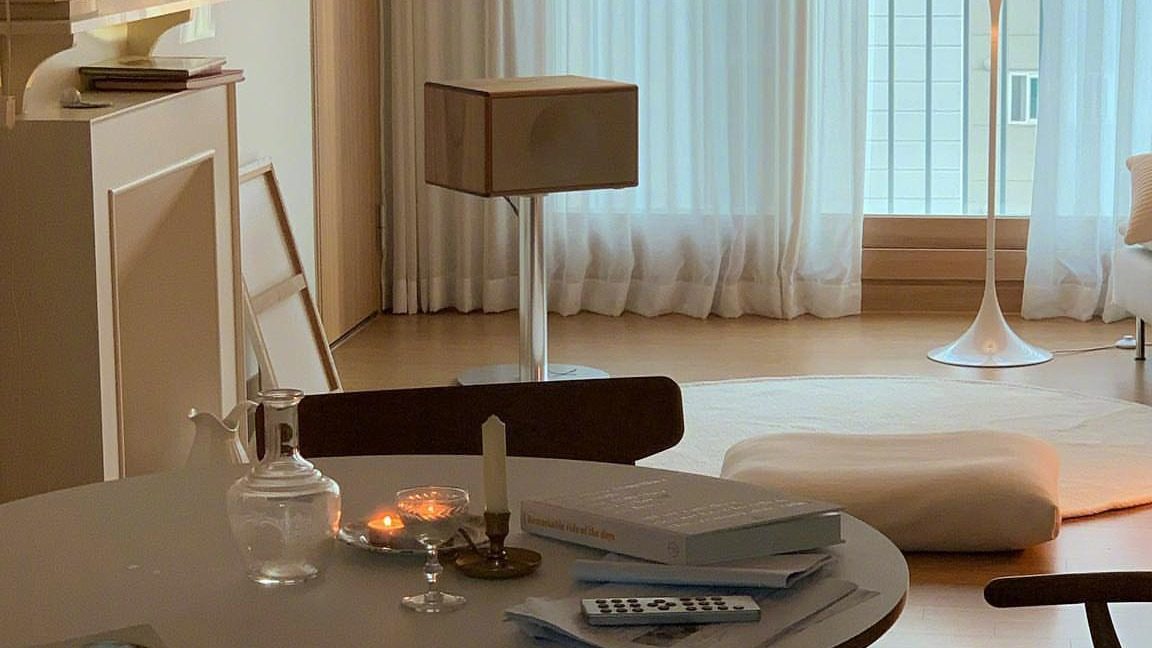 1000 万人正在使用 她的主页 她的相册 99 关注 1296706 粉丝 8290