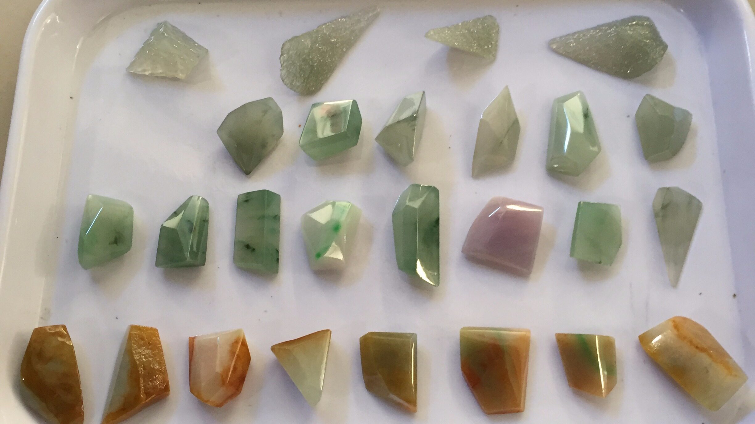 方氏一九八三珠宝