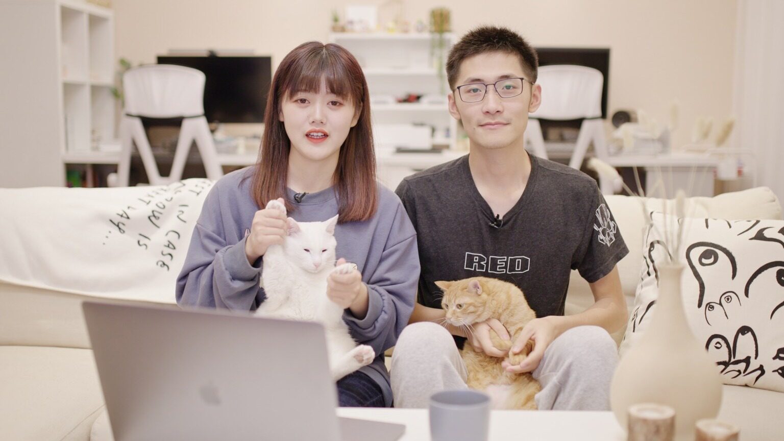 老师好我叫何同学: 我来. 来自flyfreec - 微博