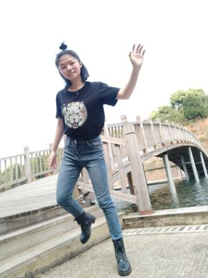 男士短袖t恤新款圆领宽松衣服夏季潮流纯棉白半袖丅大码体恤男装