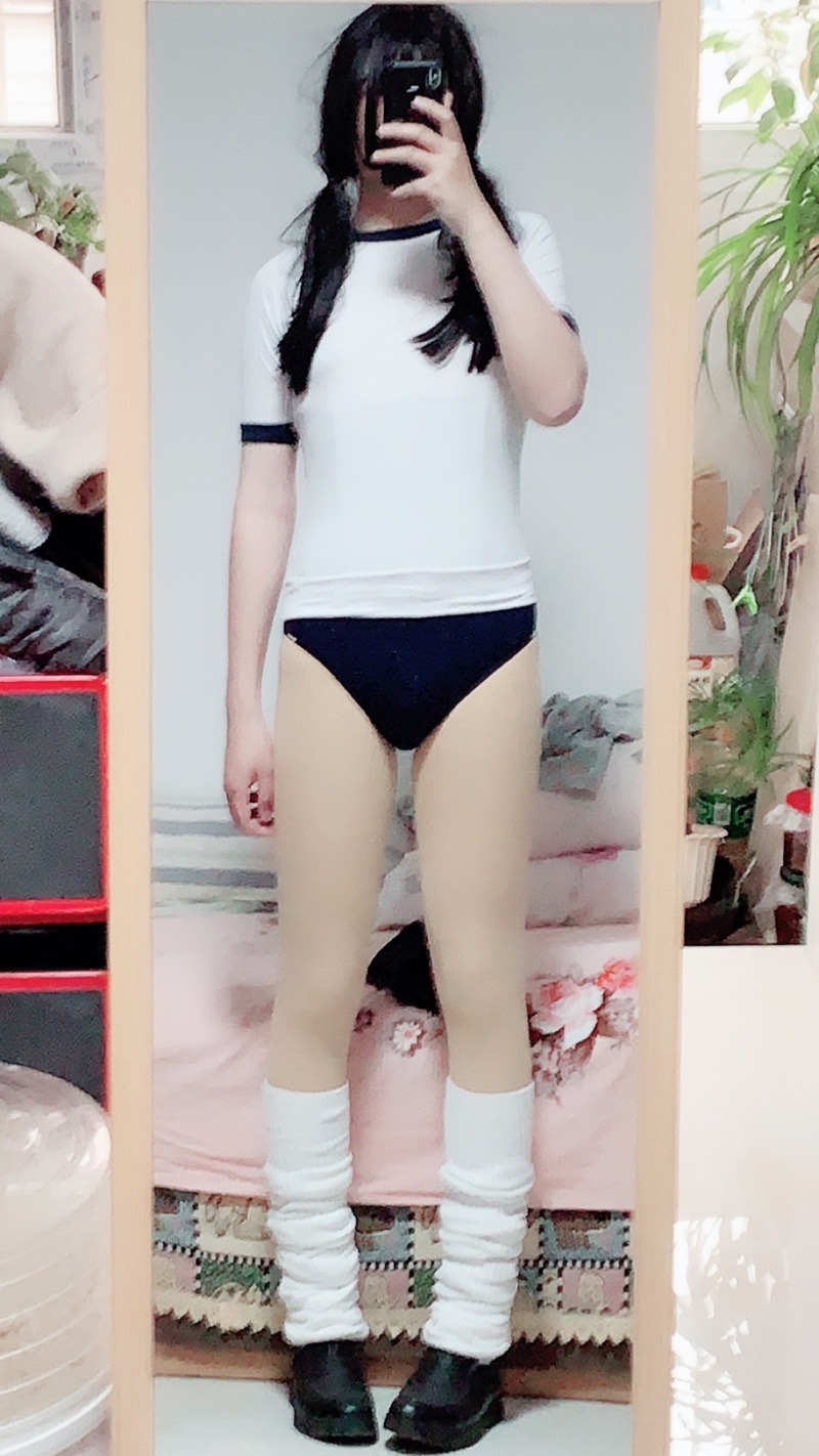 吮吸美女老师的乳