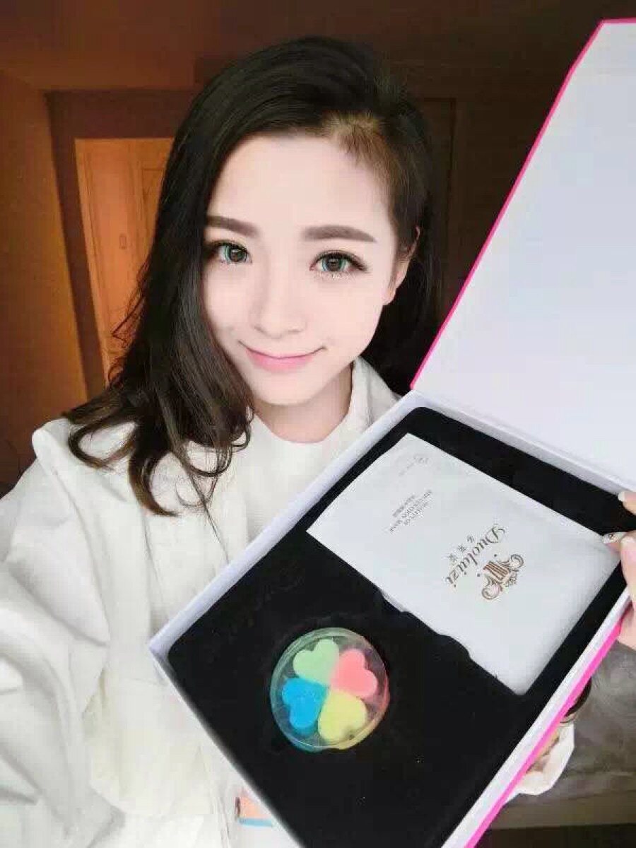 多莱姿,一块四叶草手工皂,四片面膜