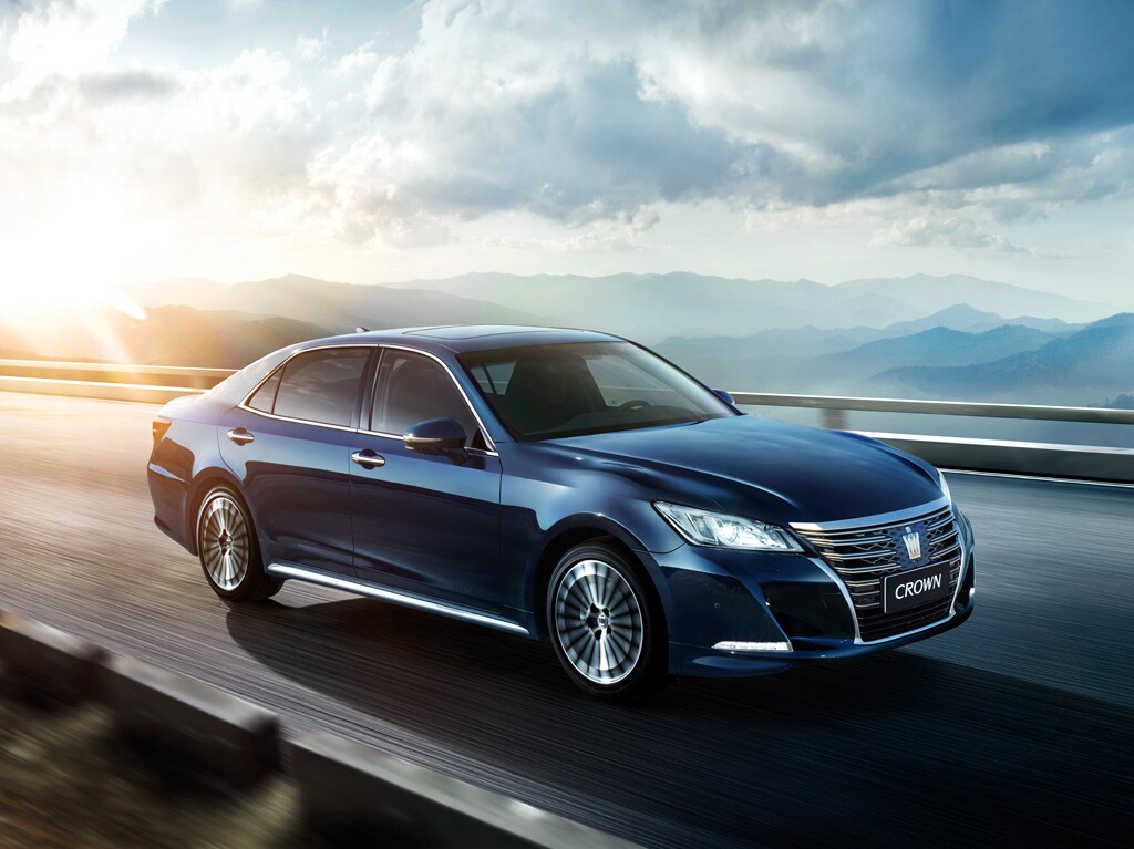 丰田新款皇冠上市:26.48万起 抛弃自吸