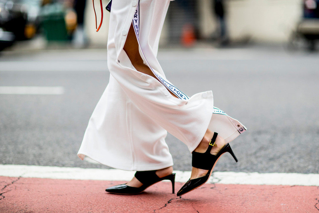 巧妙绝伦的尖头细跟,瞬间变窈窕女人