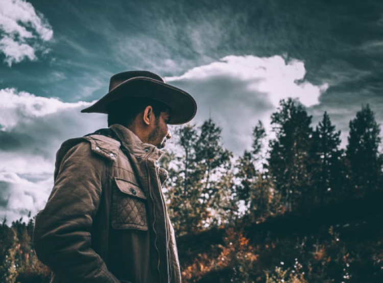 毛呢大衣同时还会有着强大的气场和气势,在无声无息中就已经在人群中