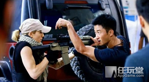 近身打戏的唯一女反派雇佣兵雅典娜的扮演者,海蒂·玛尼梅可(heidi